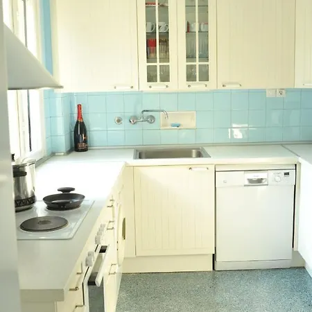 Holiday home Polyxeni *